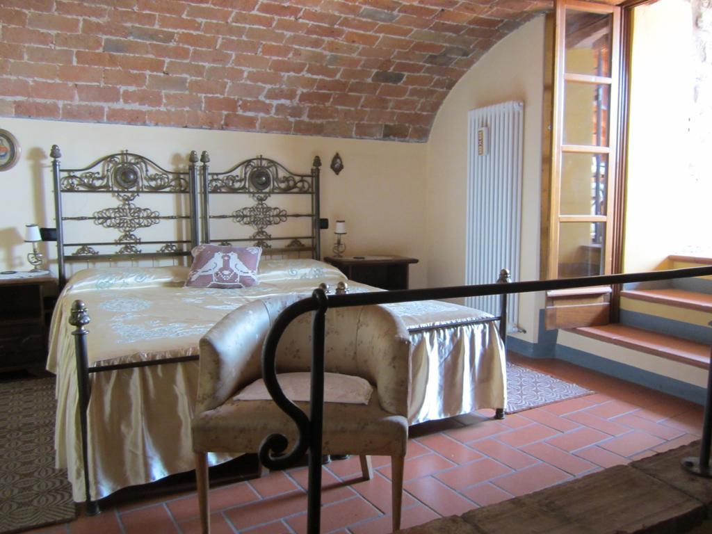 Poggio Delle Rondini Bed & Breakfast Bagnone ภายนอก รูปภาพ
