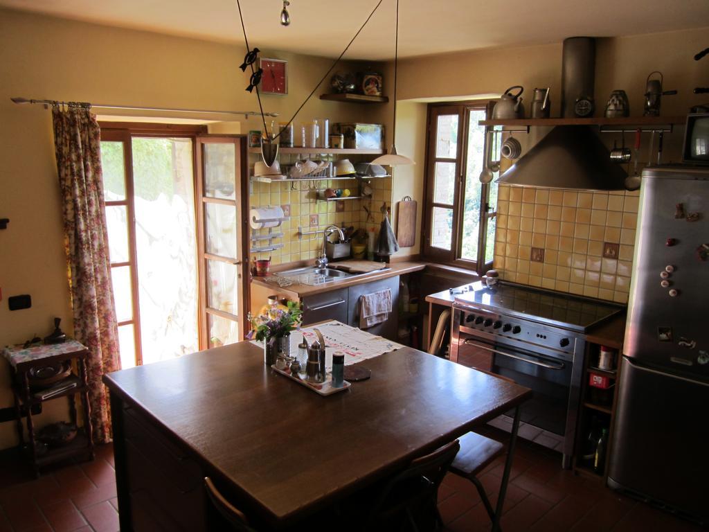 Poggio Delle Rondini Bed & Breakfast Bagnone ภายนอก รูปภาพ