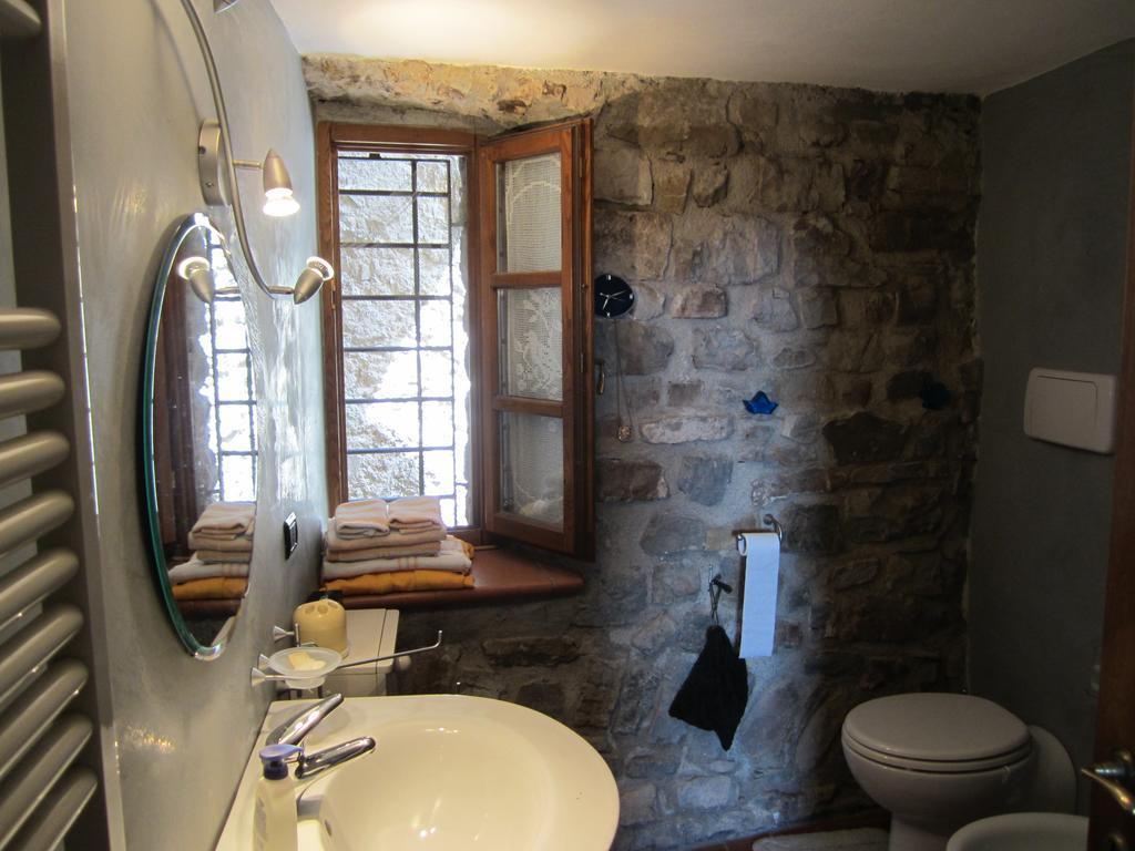 Poggio Delle Rondini Bed & Breakfast Bagnone ภายนอก รูปภาพ