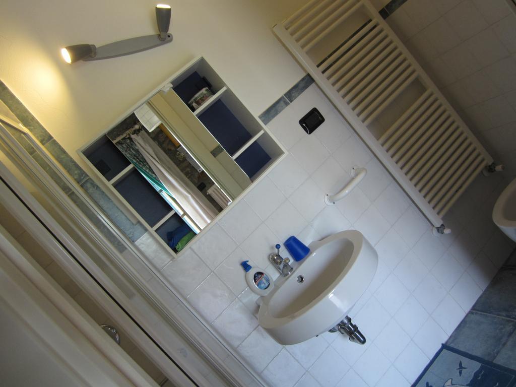 Poggio Delle Rondini Bed & Breakfast Bagnone ภายนอก รูปภาพ