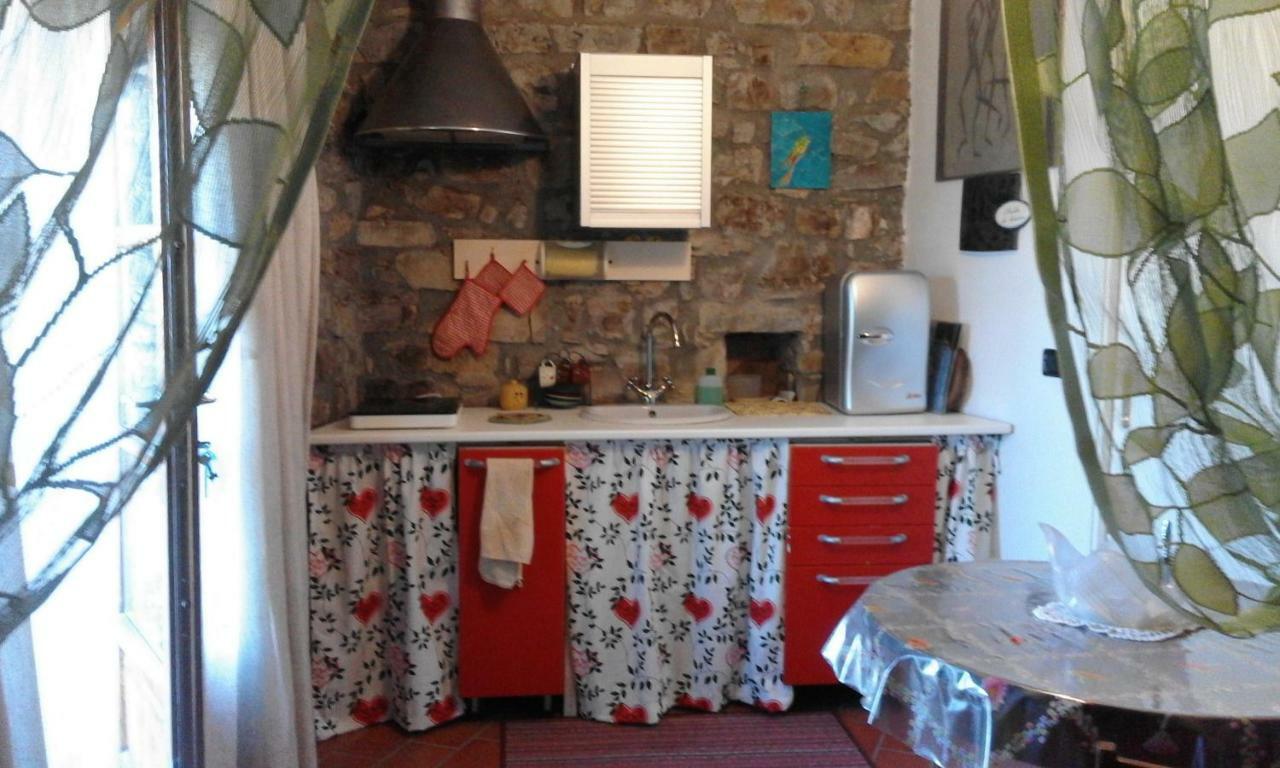 Poggio Delle Rondini Bed & Breakfast Bagnone ภายนอก รูปภาพ