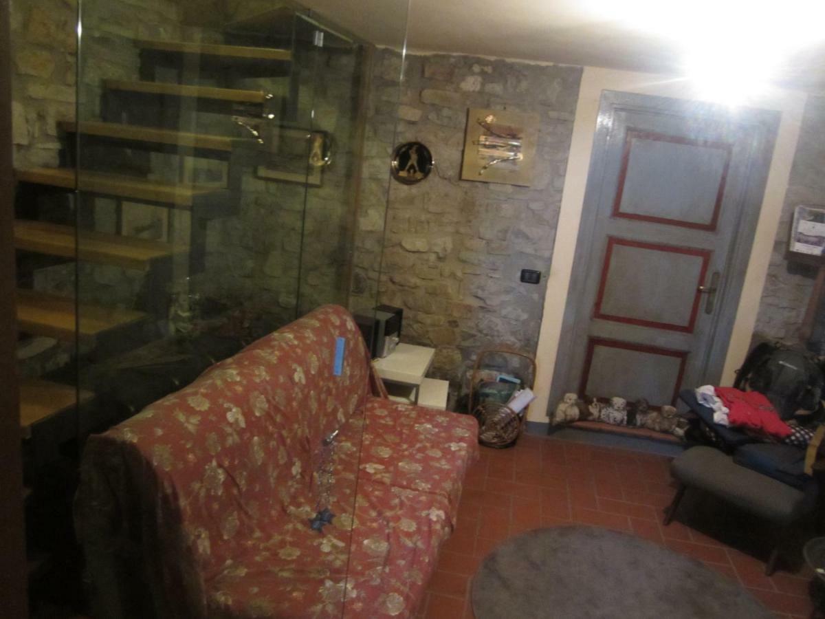 Poggio Delle Rondini Bed & Breakfast Bagnone ภายนอก รูปภาพ